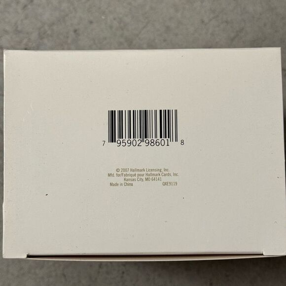 2007 Father Christmas,HALLMARK KEEPSAKE ORNAMENT
QXE9119 Colorway Santa - Picture 7 of 10